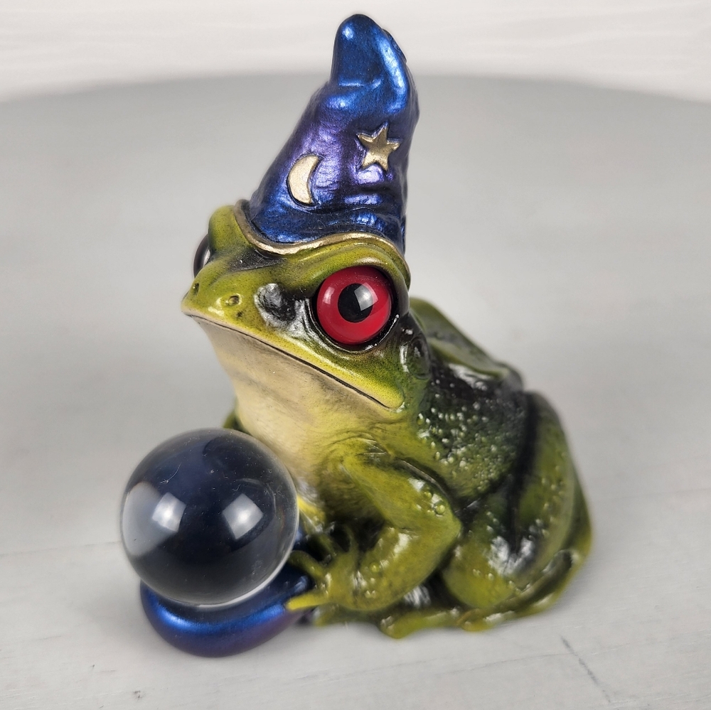 Windstone Editions Wizard Frog With Crystal Ball 1994 By M. Pena